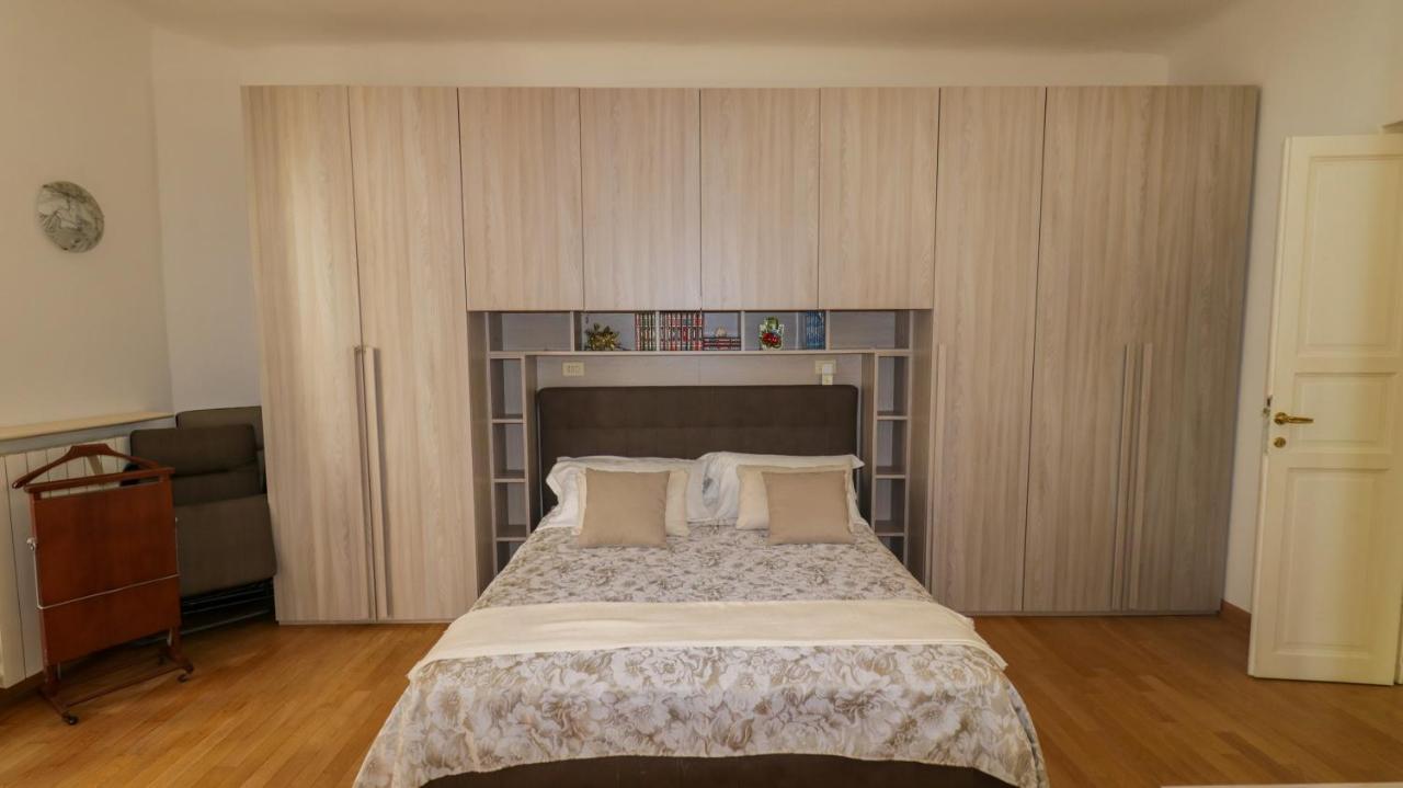 Sole, Terrazza, Centro Citta E Wi-Fi Veloce! Apartment Genoa Bagian luar foto