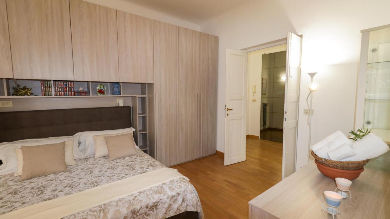 Sole, Terrazza, Centro Citta E Wi-Fi Veloce! Apartment Genoa Bagian luar foto