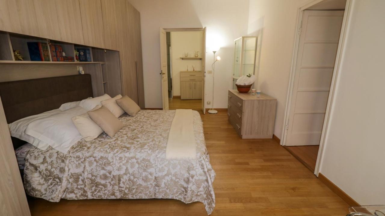Sole, Terrazza, Centro Citta E Wi-Fi Veloce! Apartment Genoa Bagian luar foto
