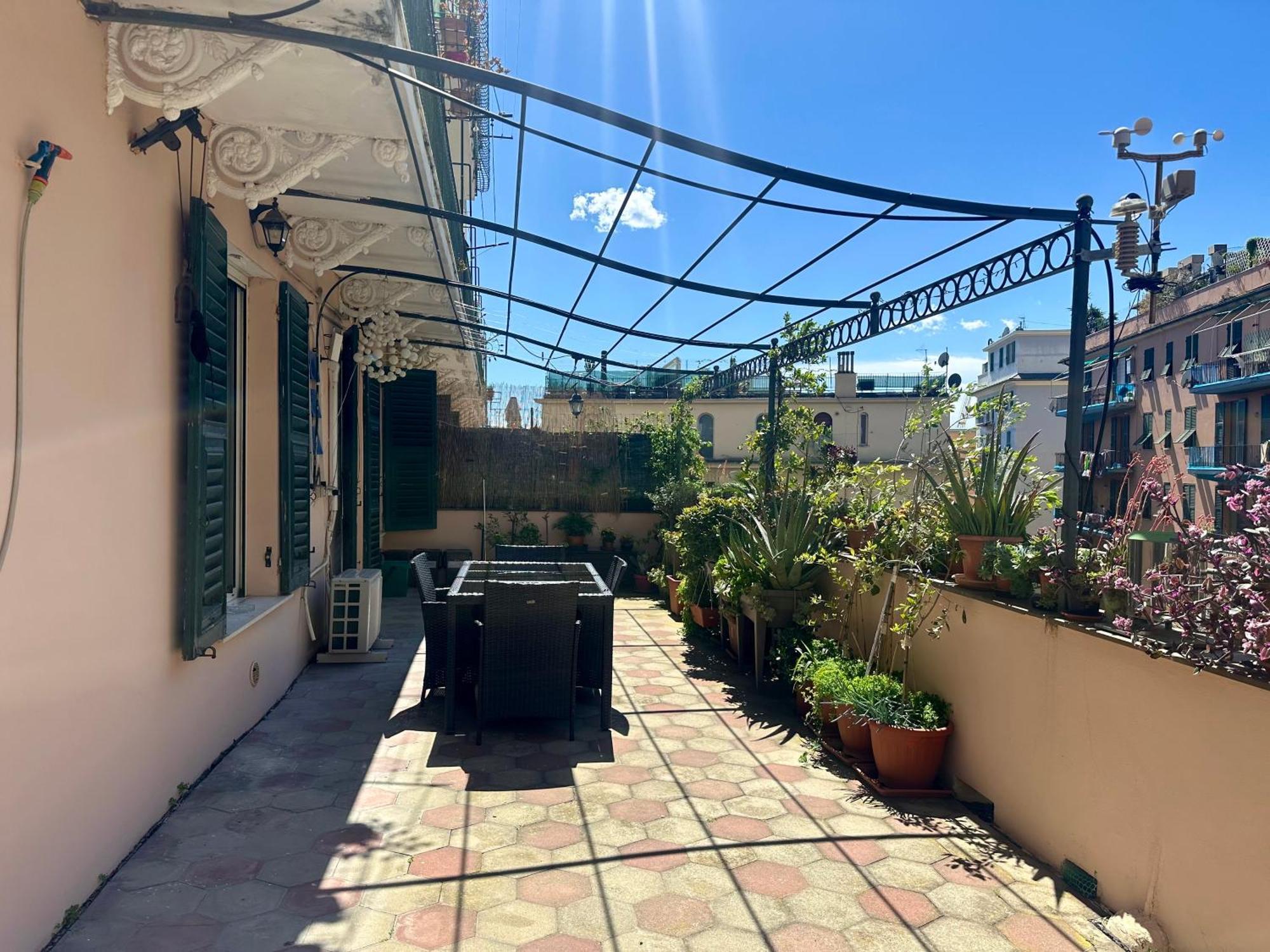 Sole, Terrazza, Centro Citta E Wi-Fi Veloce! Apartment Genoa Bagian luar foto